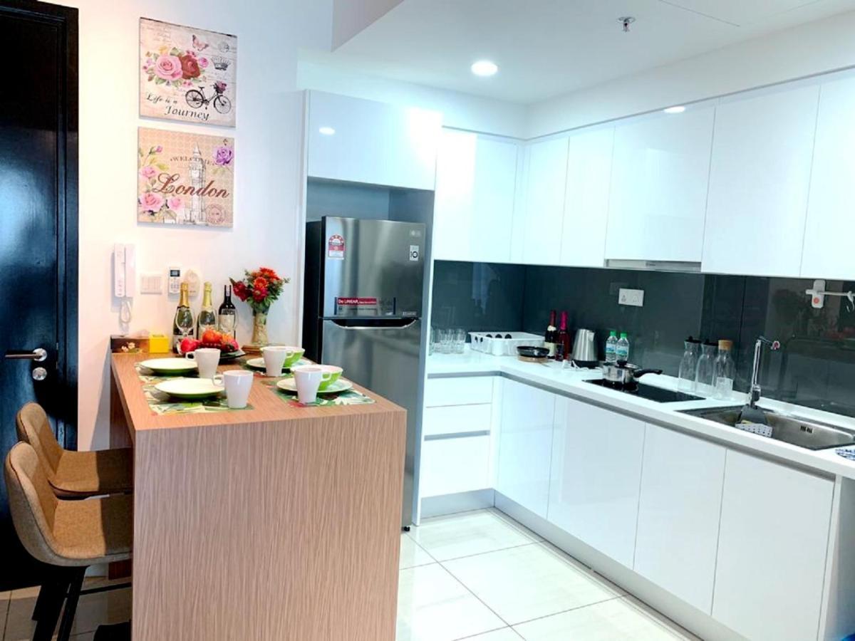 נוסג'יה Almas Suites Puteri Harbour מראה חיצוני תמונה
