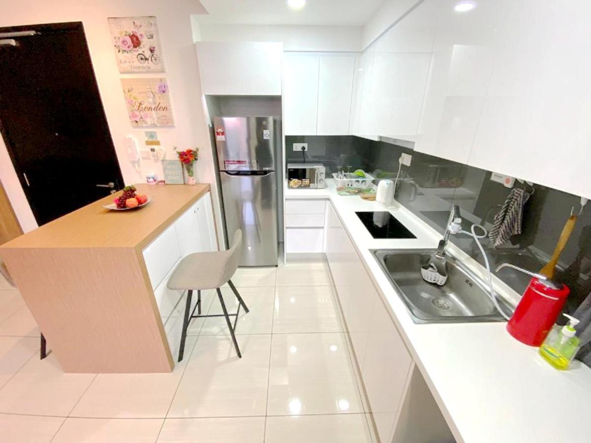 נוסג'יה Almas Suites Puteri Harbour מראה חיצוני תמונה