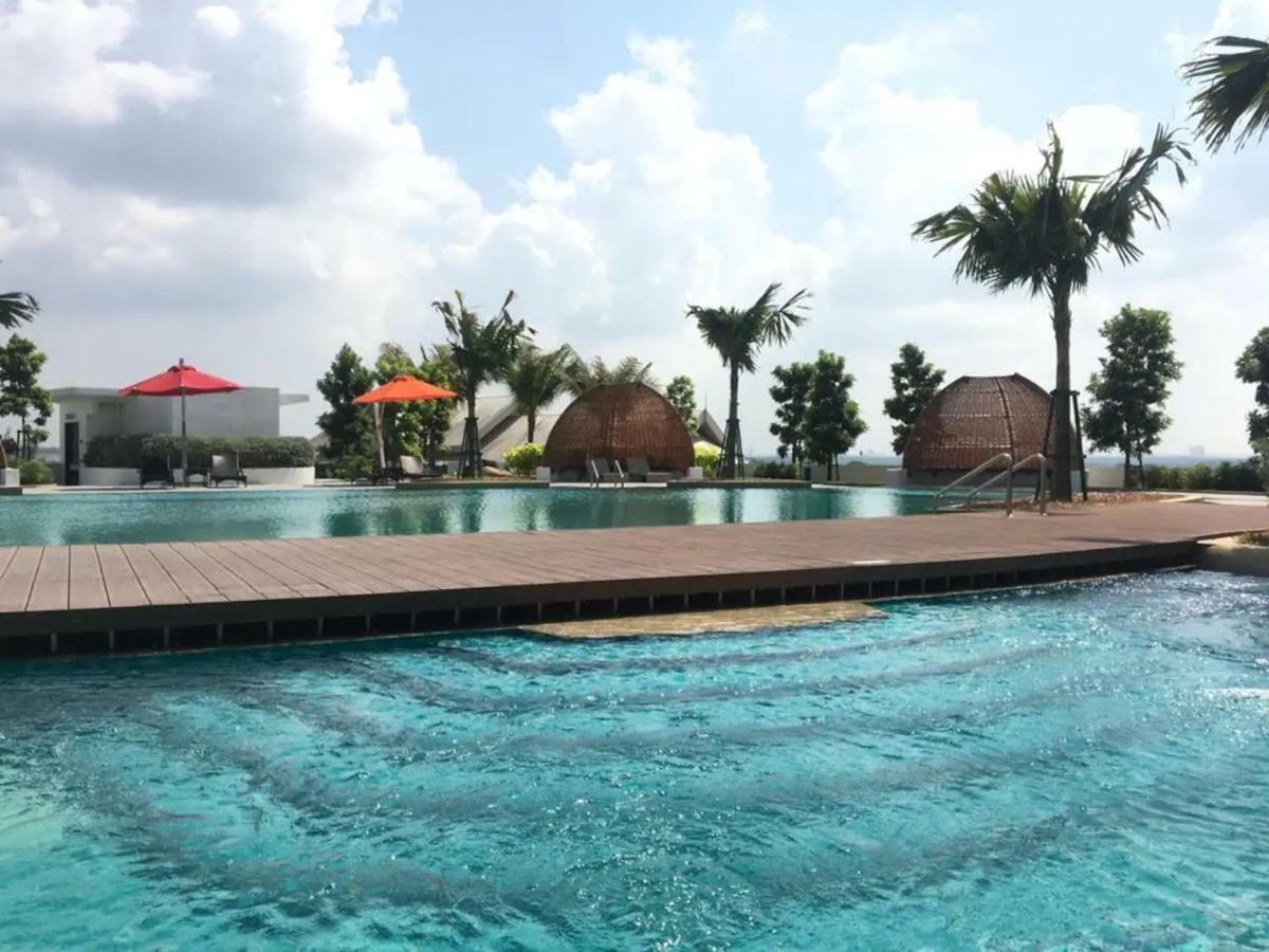 נוסג'יה Almas Suites Puteri Harbour מראה חיצוני תמונה